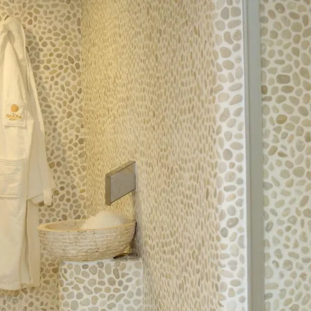 Sabina Hotel 4*