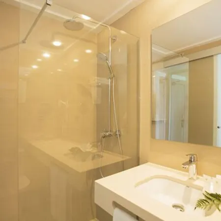 Sabina Hotel 4*
